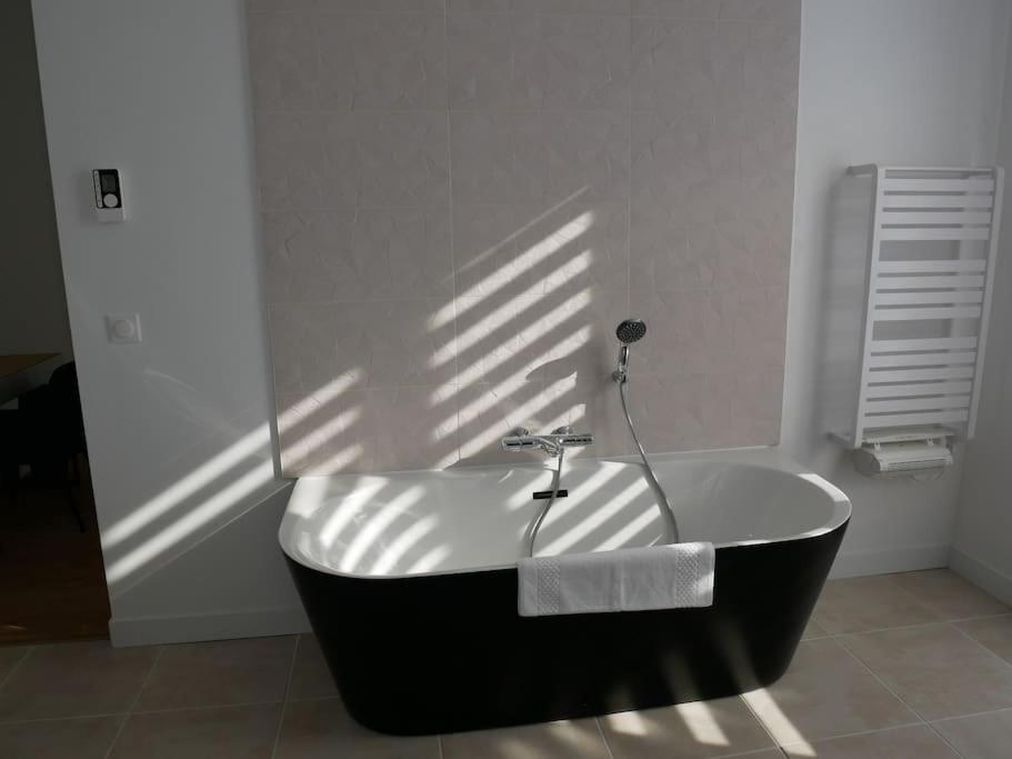 Clos De La Providence, Gite, Piscine Et Spa 3 Chambres Nolay  Екстериор снимка